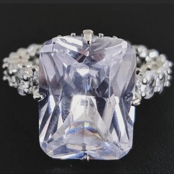 NEW 925 STERLING SILVER ENGAGEMENT DIAMOND RING, CUTE RING, SHINY RING. - Picture 5 of 6